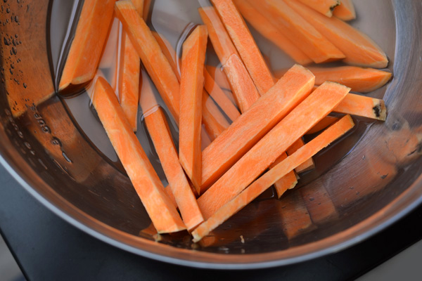 Crispy Sweet Potato Fries Recipe (Deep Fried) - Hungry Huy