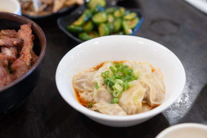 https://www.hungryhuy.com/wp-content/uploads/a-and-j-spicy-wontons-680x453.jpg