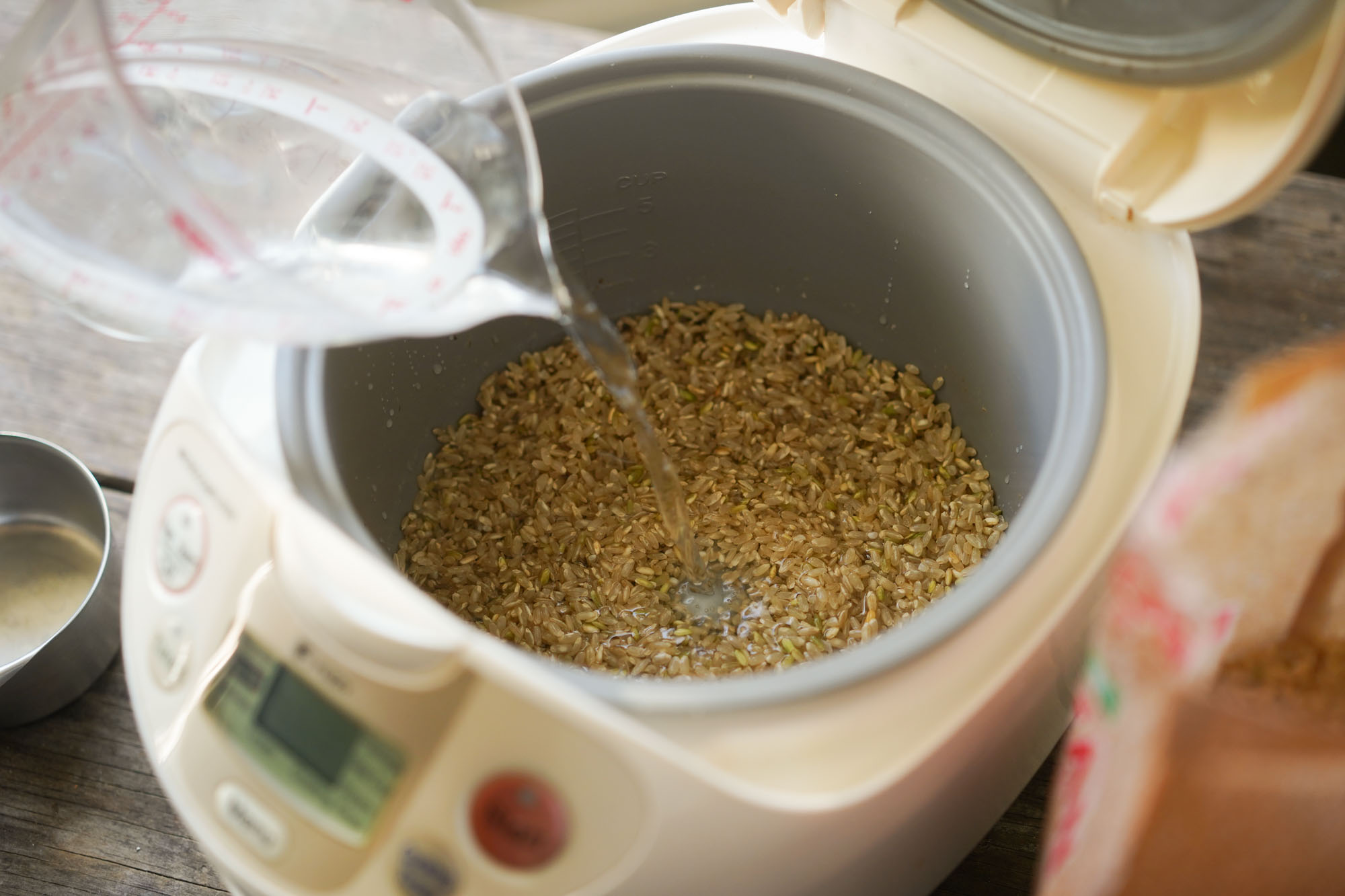鑄鐵鍋煮糙米 : How to cook brown rice in cast iron pot