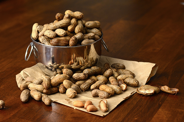 vietnamese boiled peanuts, yum!