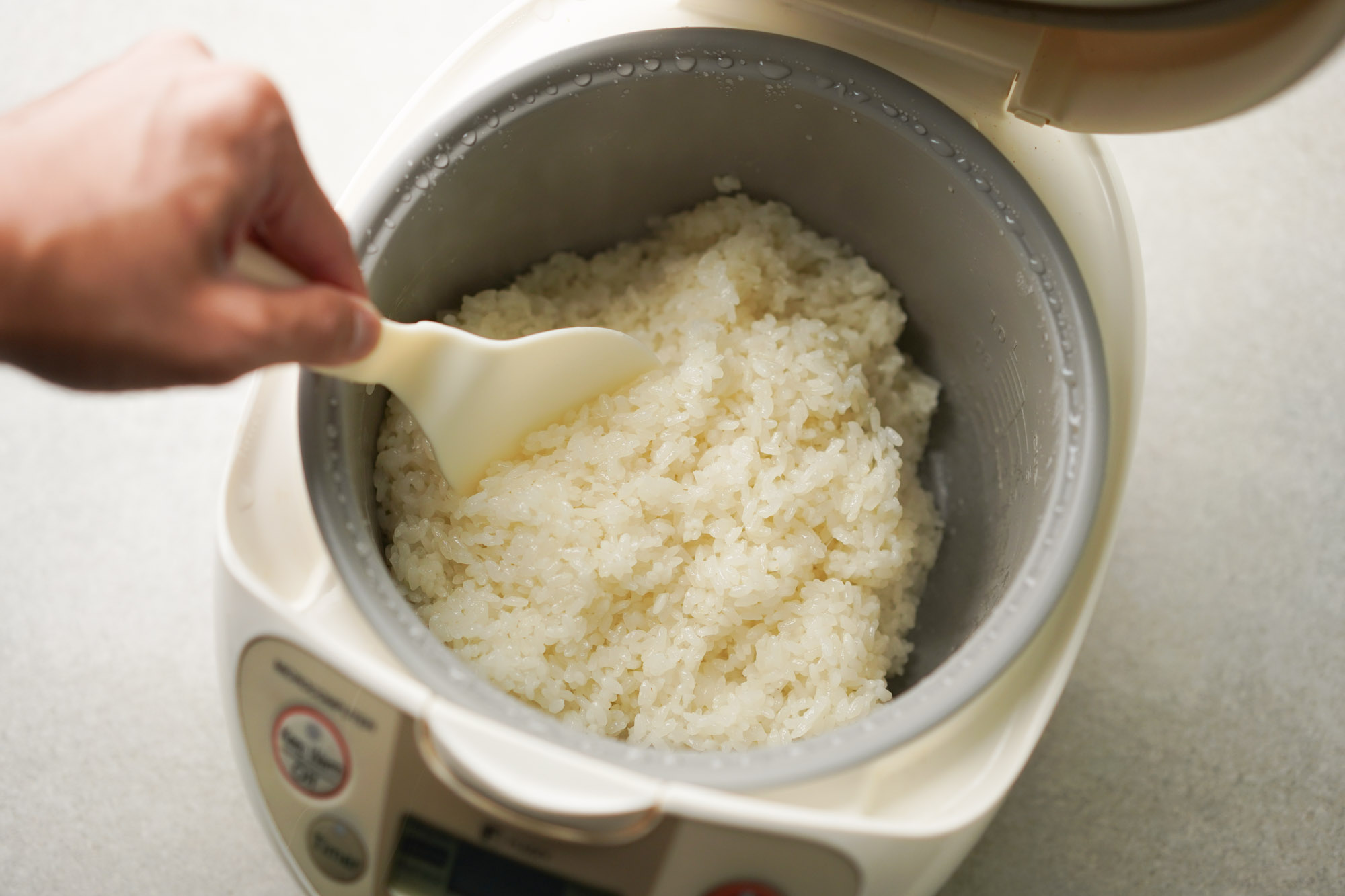 How to Cook Rice in a Rice Cooker - Easy Rice Cooker Recipe