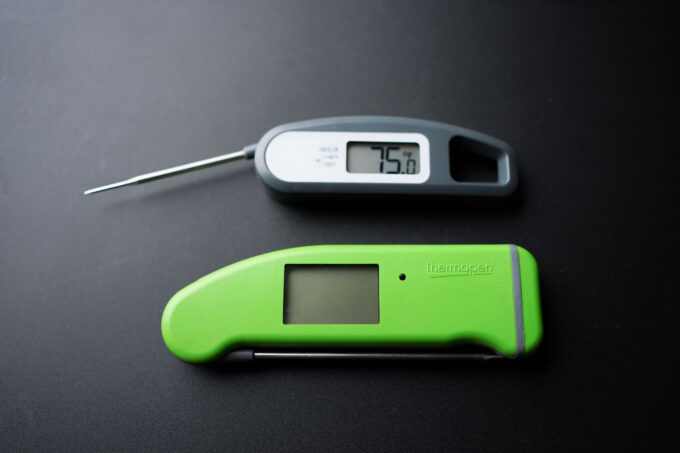 https://www.hungryhuy.com/wp-content/uploads/instant-read-thermometer-680x453.jpg