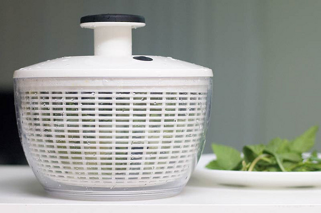 OXO salad spinner