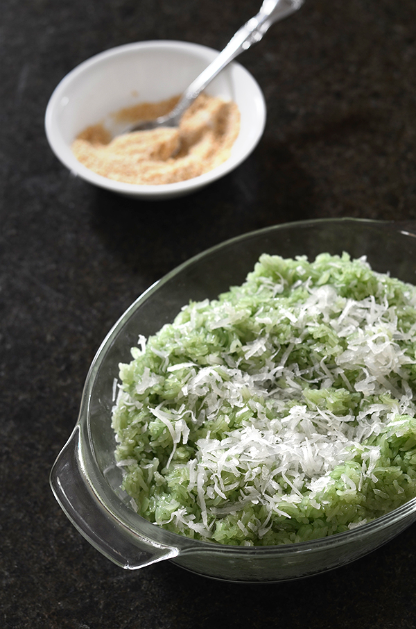 Pandan Sticky Rice Recipe (Xôi Lá Dứa) - Hungry Huy