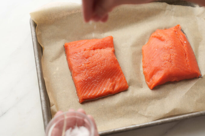 seasoning salmon fillets with salt
