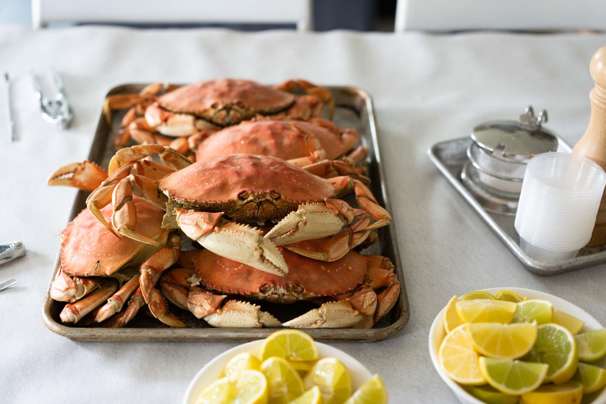 How to Cook Dungeness Crab (Guide to: Buy, Clean & Cook)