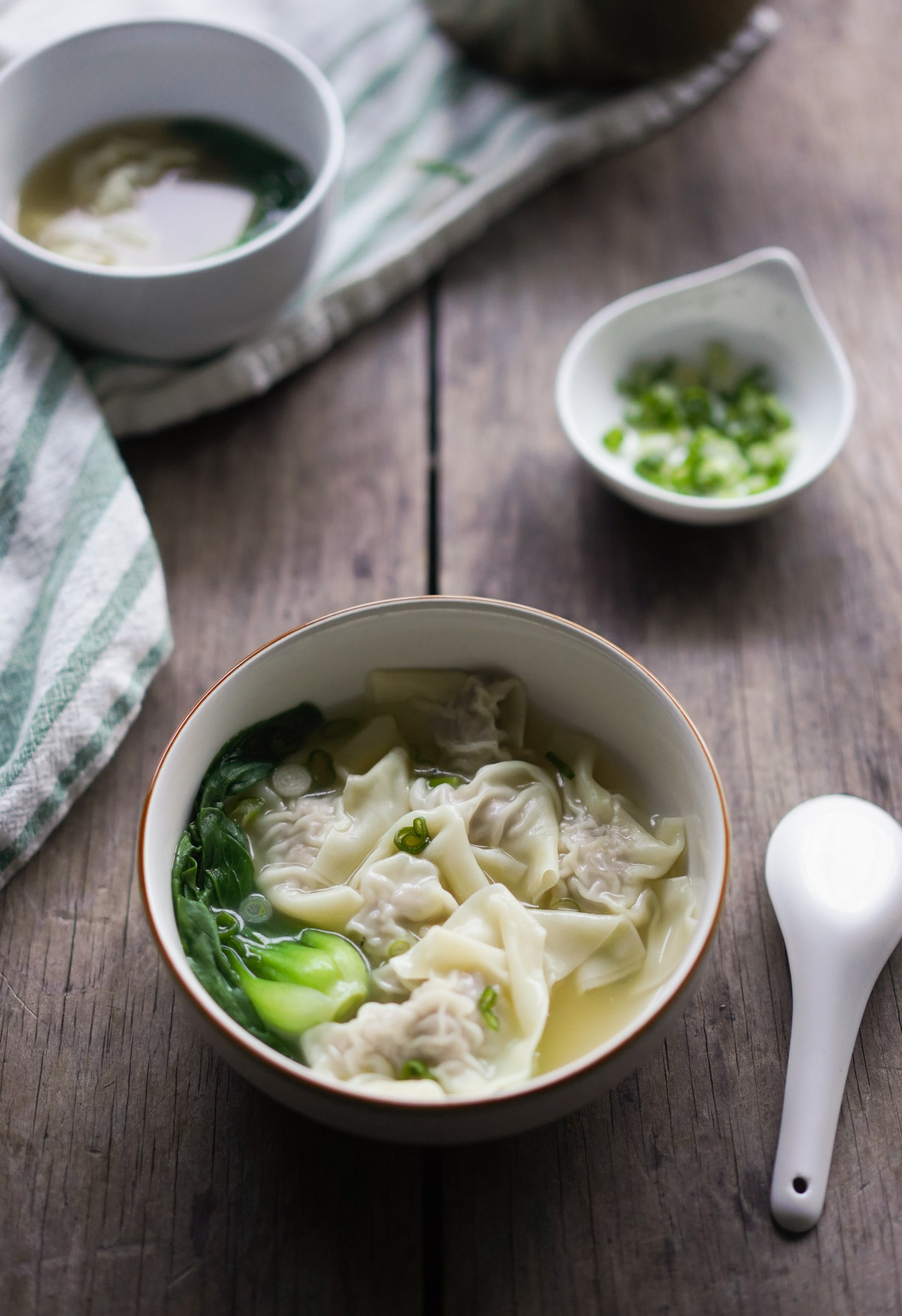 Wonton Soup Recipe (Quick & Easy!) - Hungry Huy