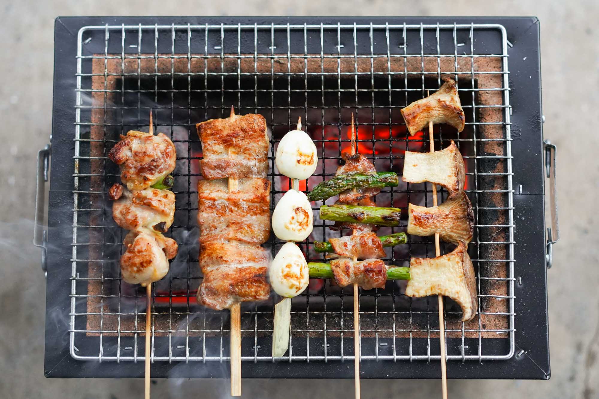 https://www.hungryhuy.com/wp-content/uploads/yakitori-skewers-konro-grill.jpg